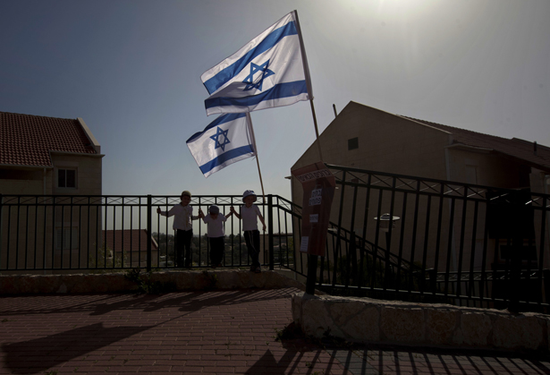 Israel-Palestine: Kerry’s Peace Talks Hit the Separation Wall