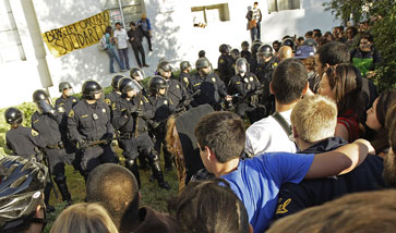 Berkeley Faculty: No Confidence in  Chancellor Over Campus Police Violence