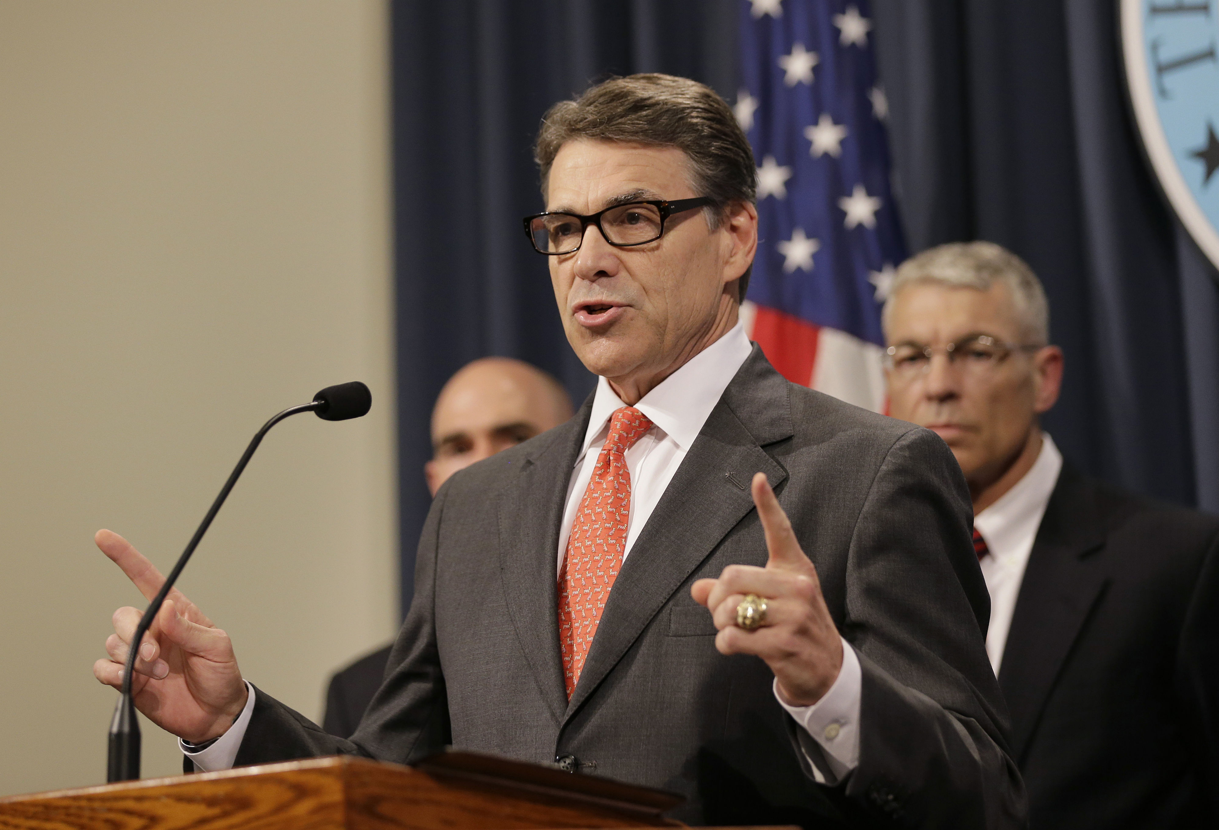 Rick Perry Uses Immigrant-Bashing as Path to 2016