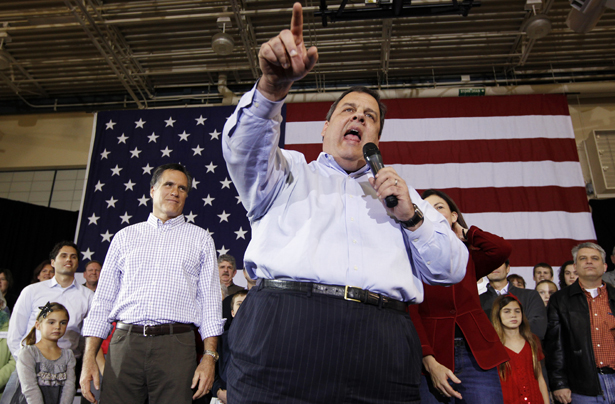 Christie Is Using Romney Ties to Kickstart His 2016 Bid