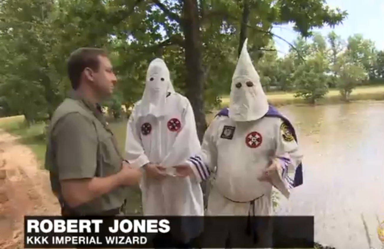 The KKK Wants a ‘Shoot to Kill’ Policy to Include Migrant Children