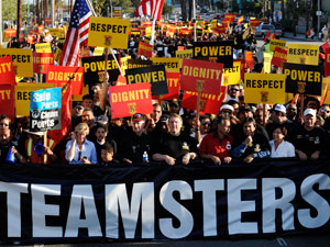 In Industry Where Few Workers Are ‘Employees,’ Teamsters Mount Multi-Front Attack