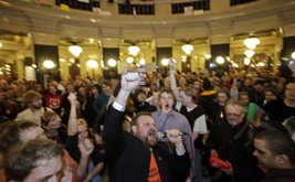 ‘Shame!’ Legislators Approve Wisconsin Governor’s Anti-Worker Agenda