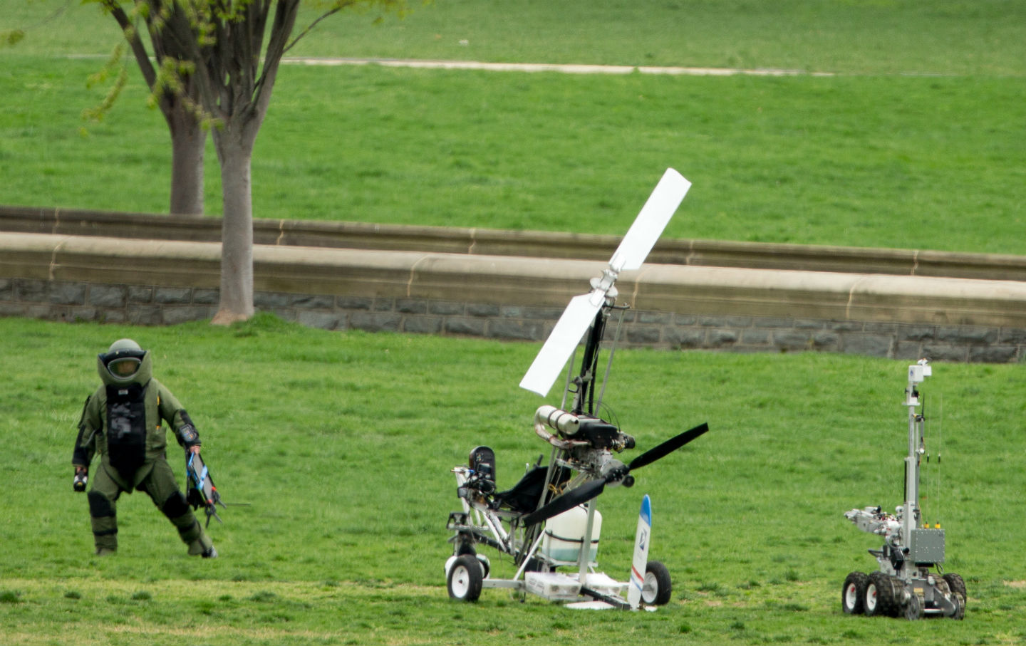 We Spend $600 Billion a Year on Defense, but Couldn’t Stop a Mailman From Landing His Gyrocopter on the Capitol Lawn