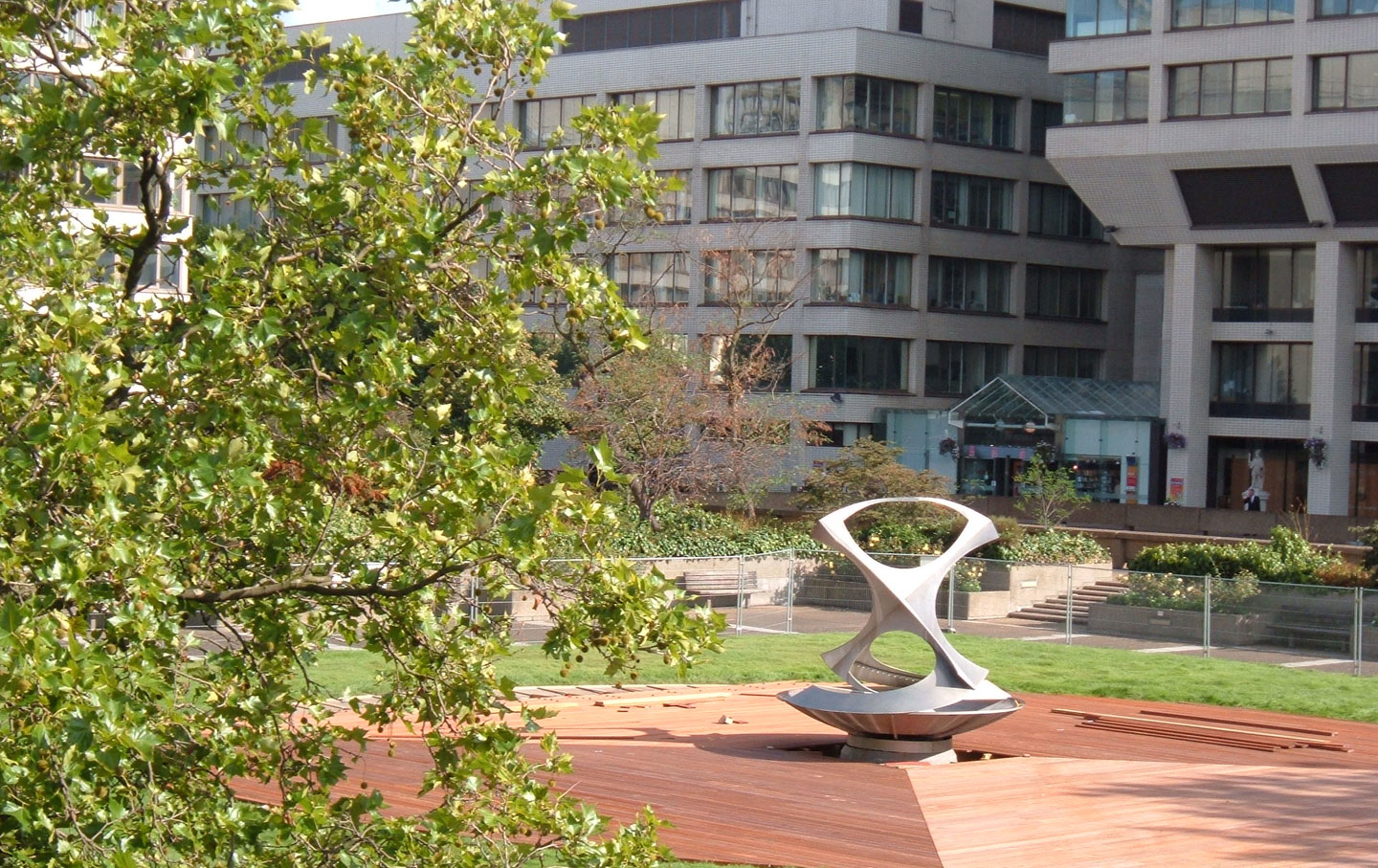 Sculpture/fountain by Naum Gabo at Guy's and St Thomas's Hospital, London, UK