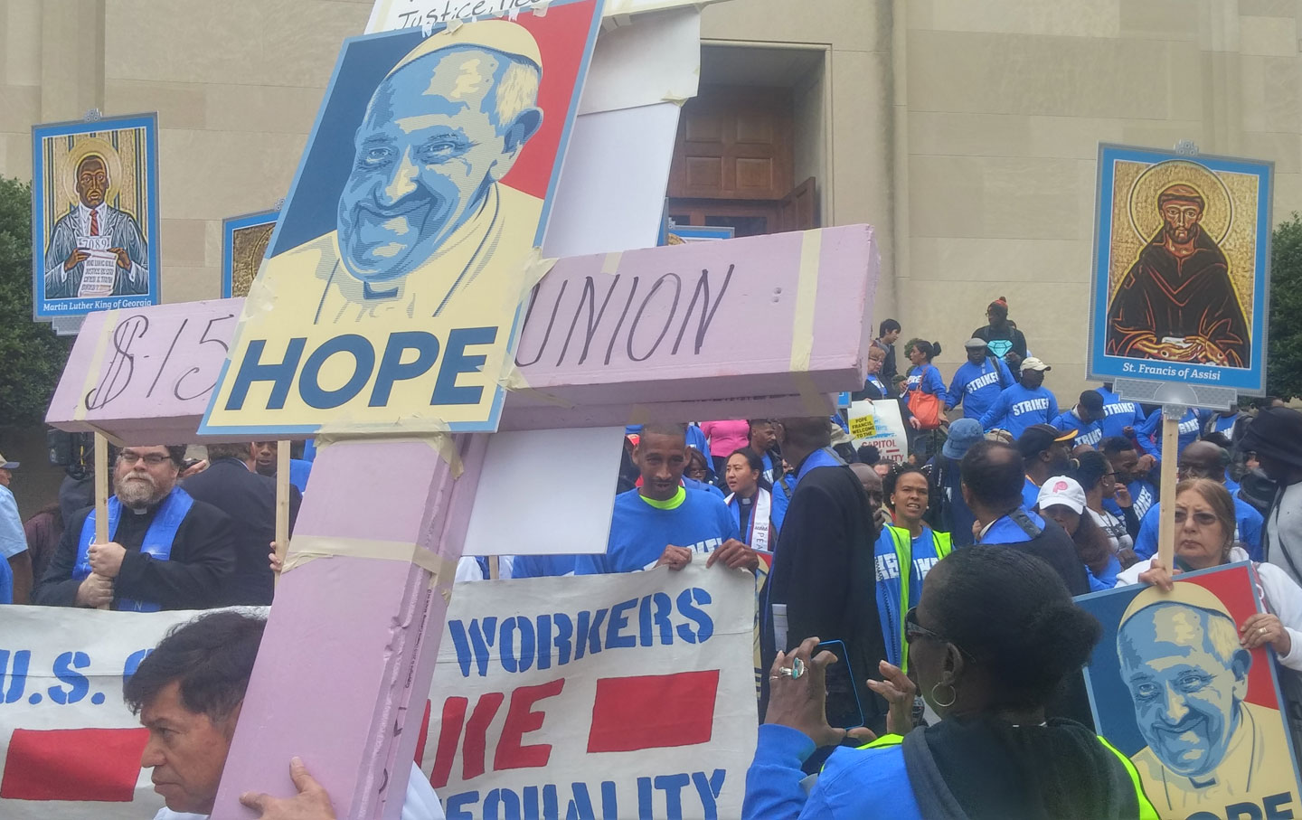 Federal Service Workers Strike to Send a Message to Pope Francis