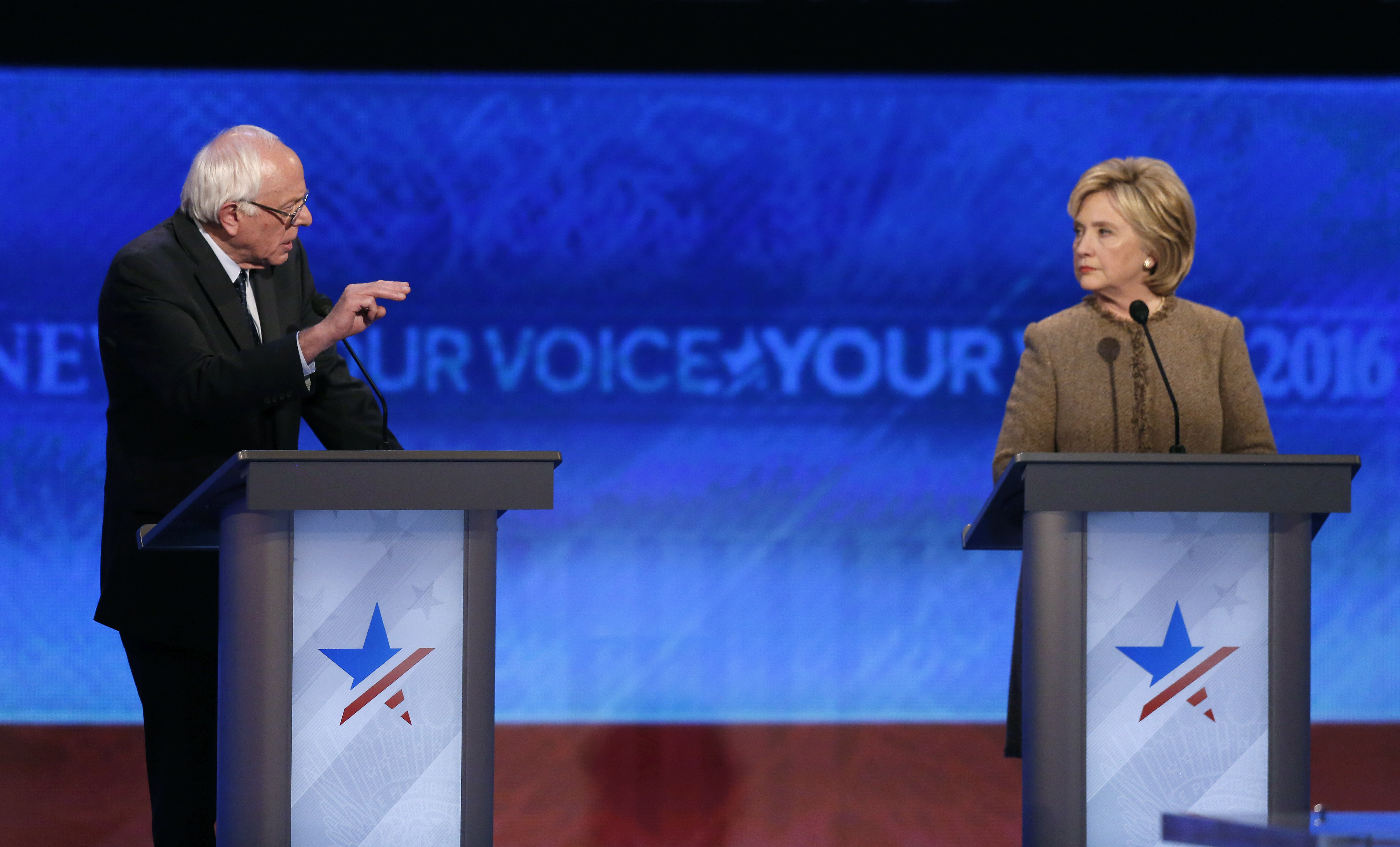 A Vigorous Foreign-Policy Debate Between Clinton and Sanders