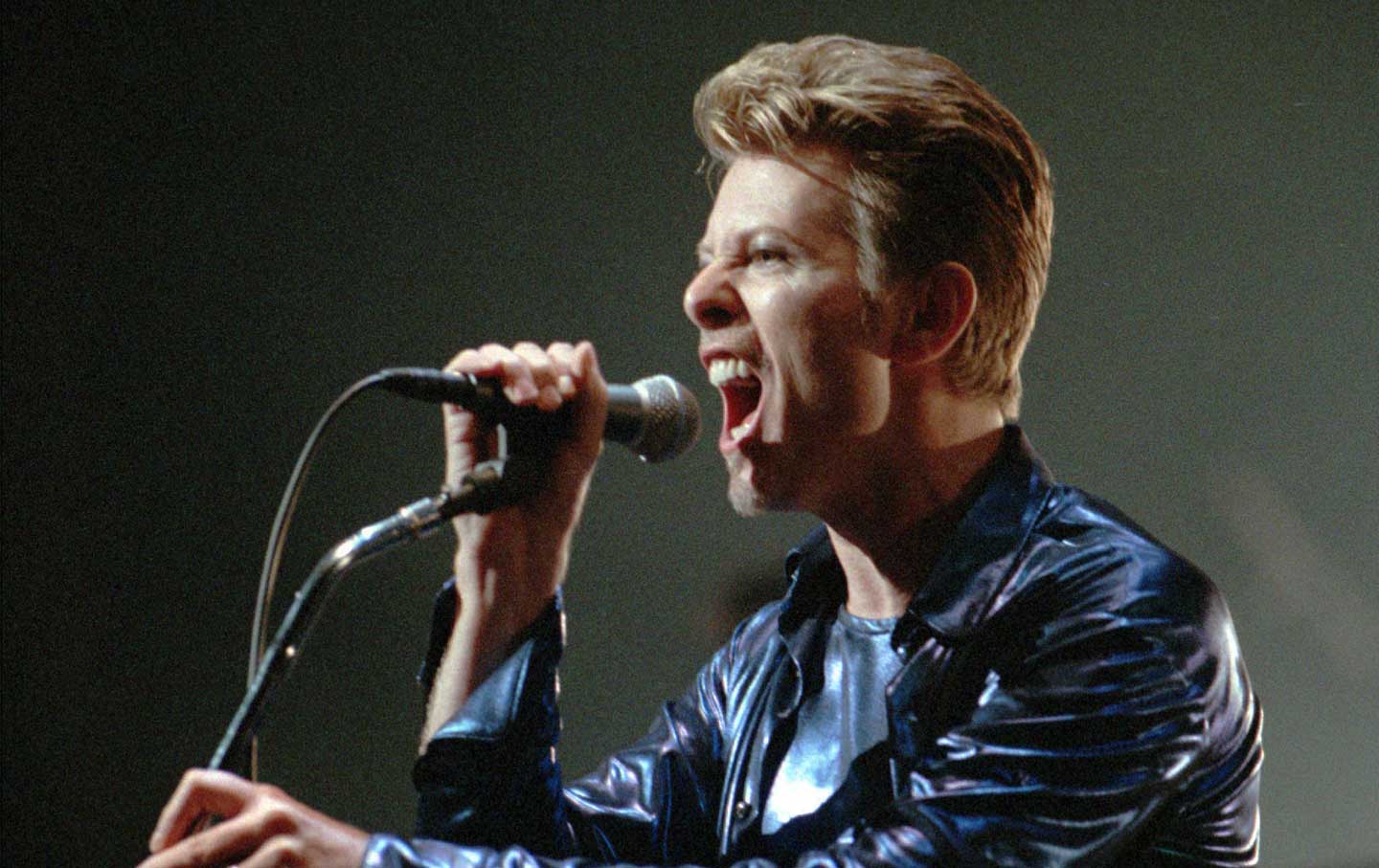 David Bowie Singing