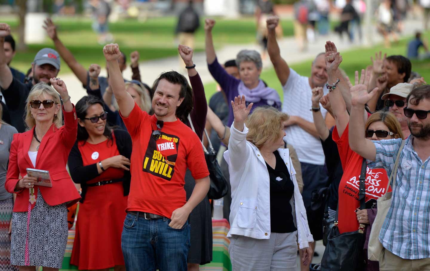 Cal State Faculty Demonstrate in support of their adjuncts.