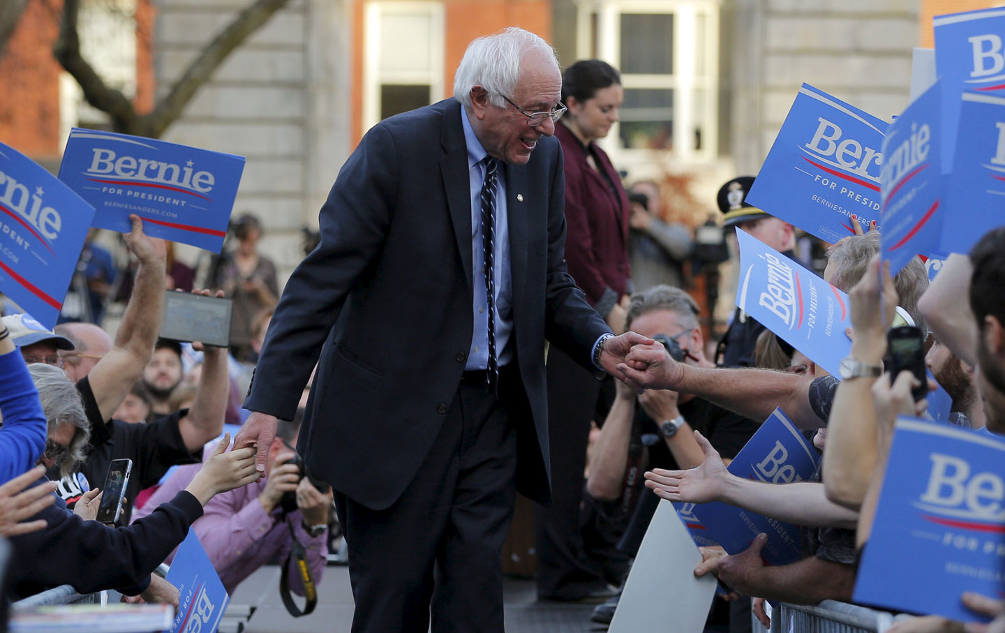 Bernie Sanders Mounts an Independent Democratic Challenge to Media as Usual