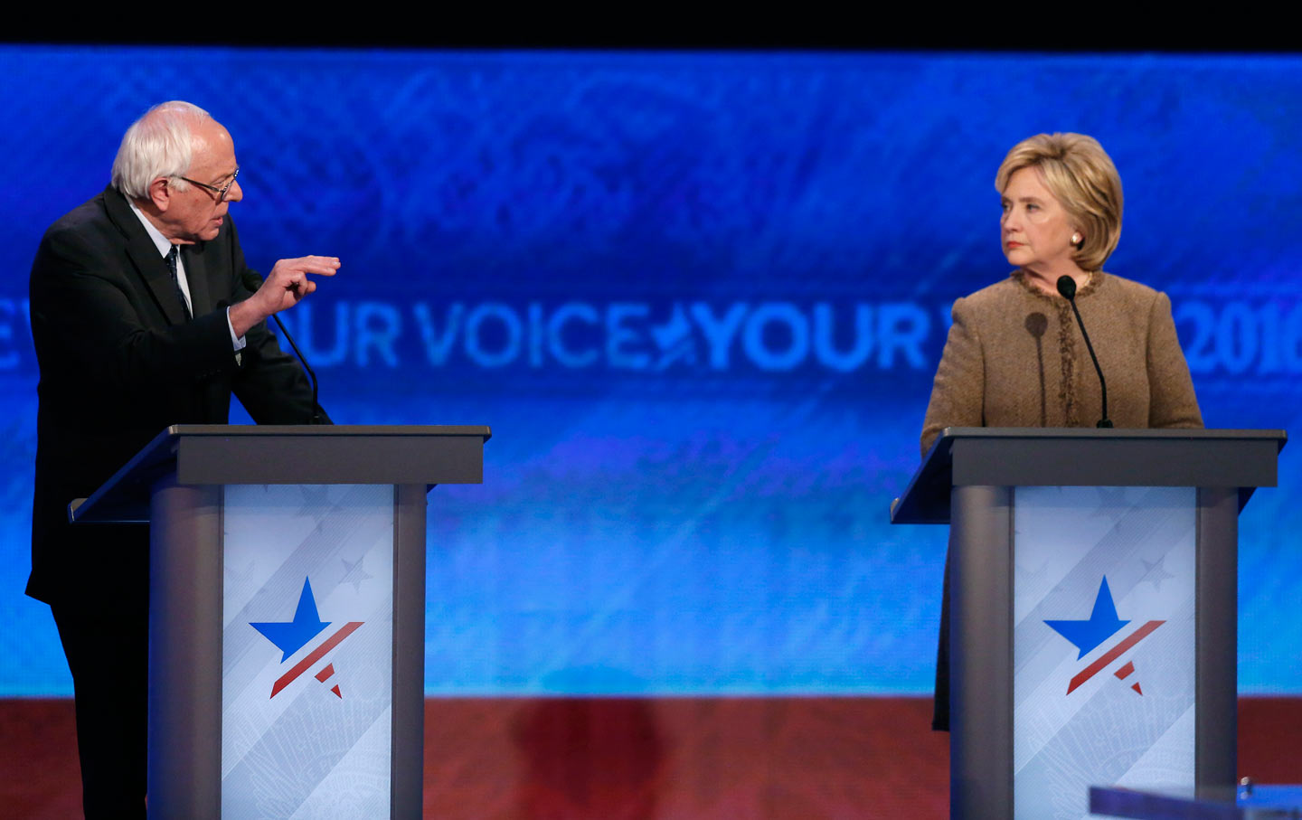 The Clinton Email Bernie Sanders Should Bring Up in Sunday’s Debate