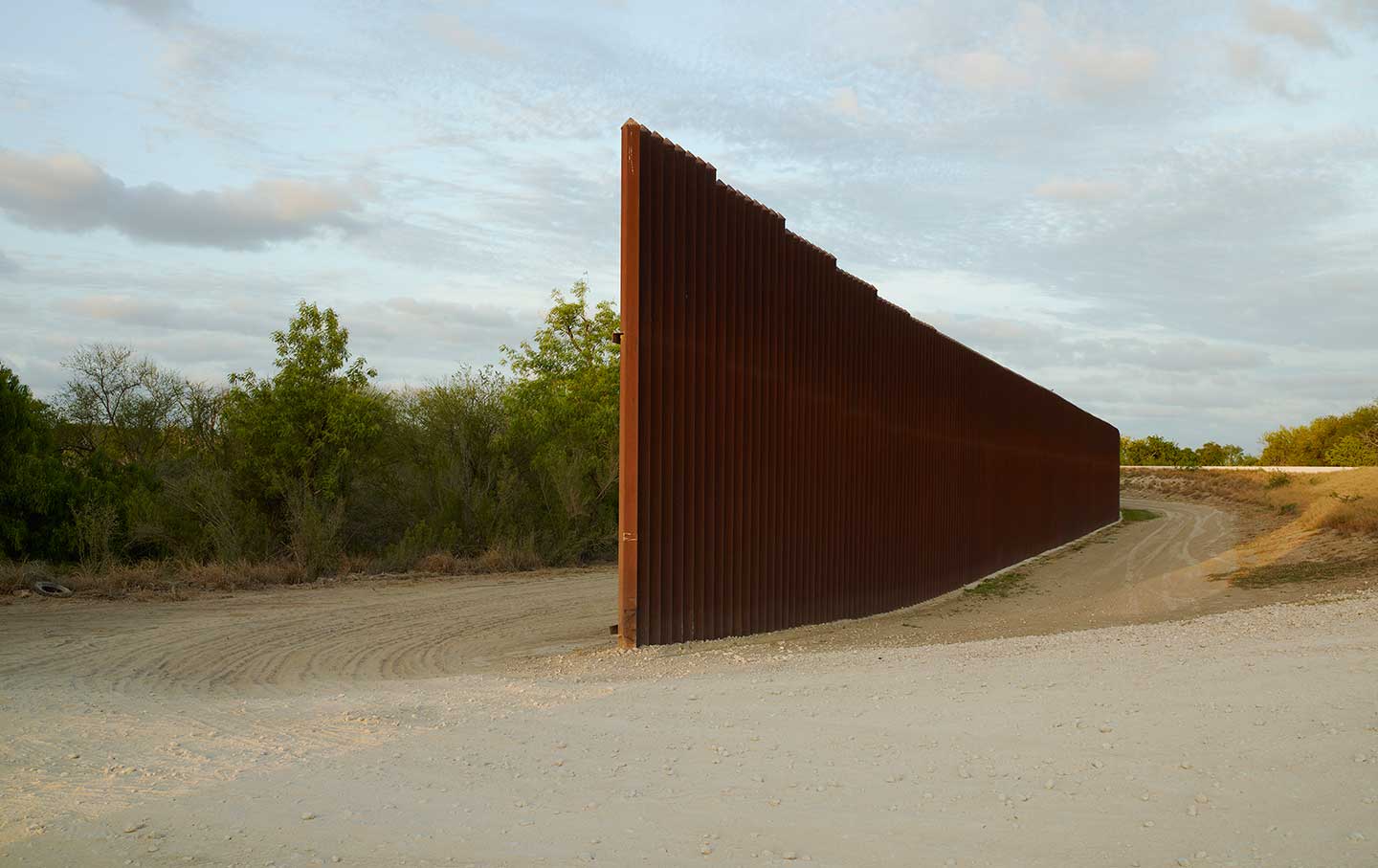 These Haunting Photos Show the Deadly Absurdity of the US-Mexico Border Wall