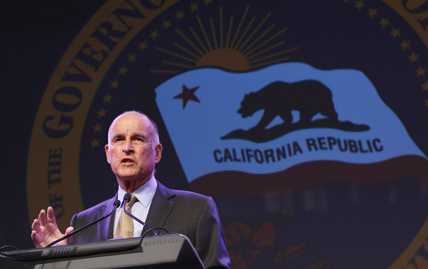 Jerry Brown endorses Hillary Clinton