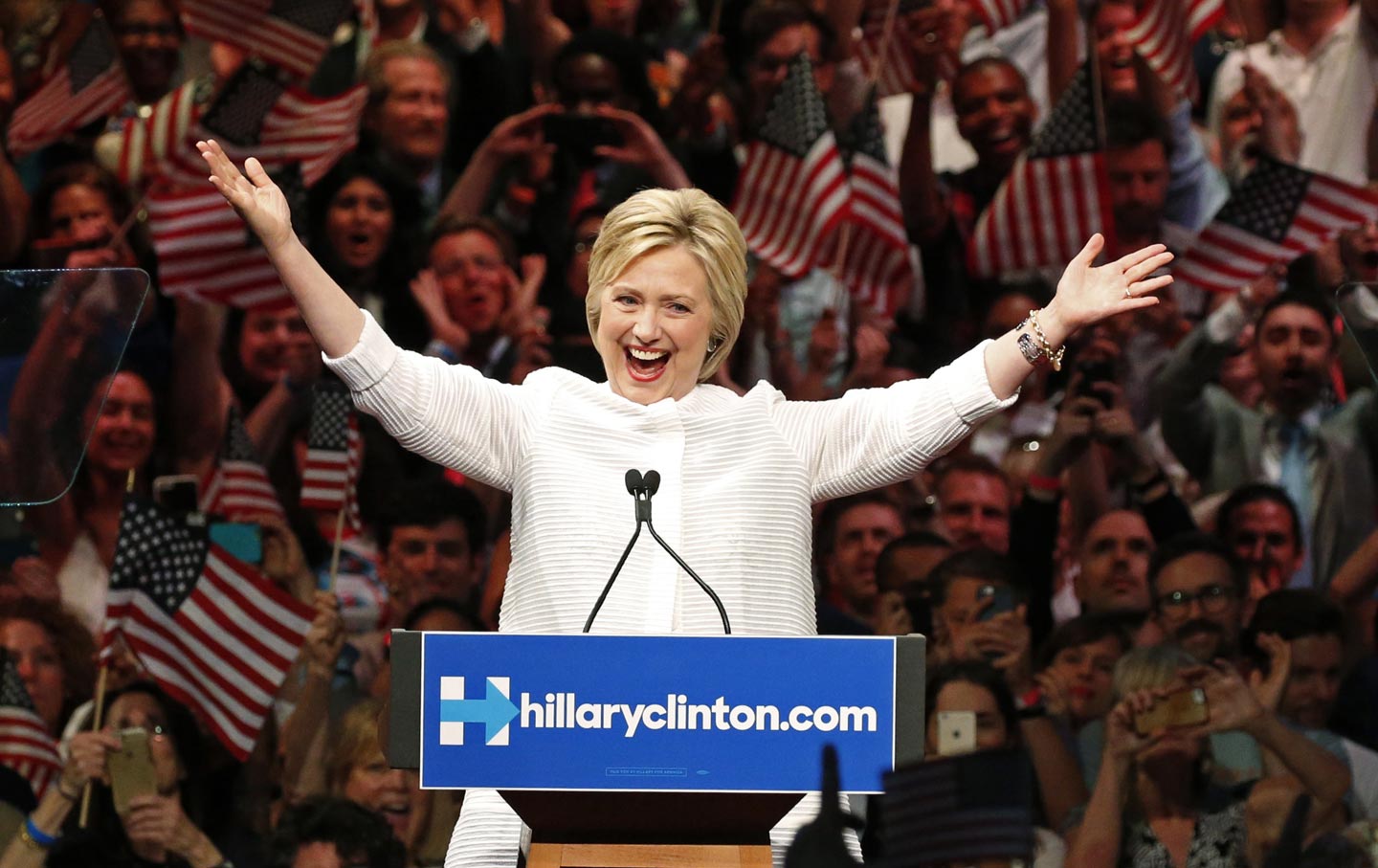 Hillary Clinton Can Become the Real Candidate of Change