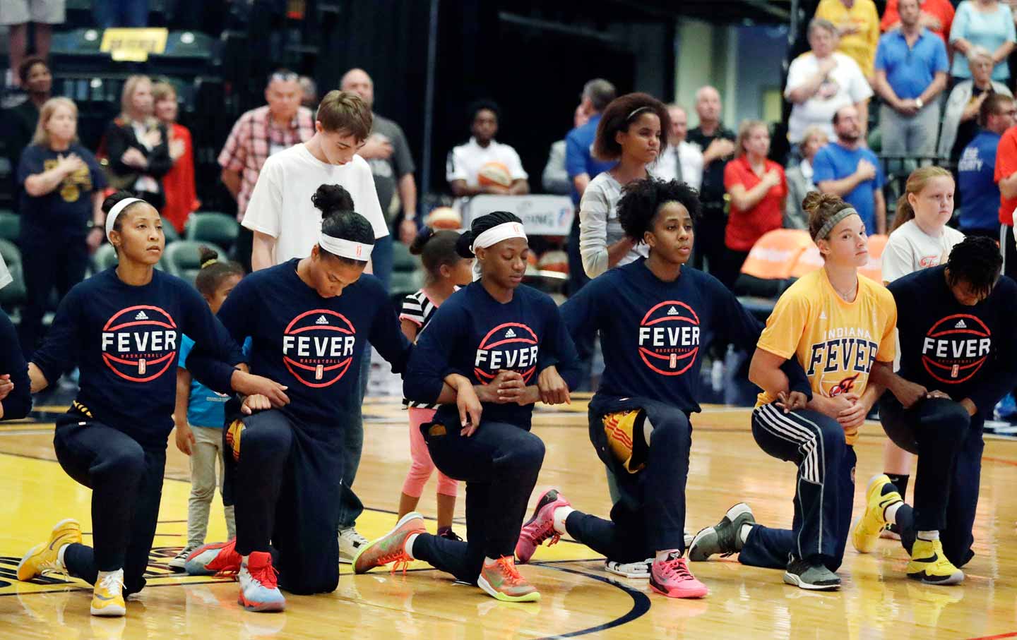 Indiana Fever Kneel