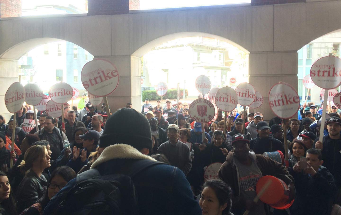 Harvard Dining Workers protest