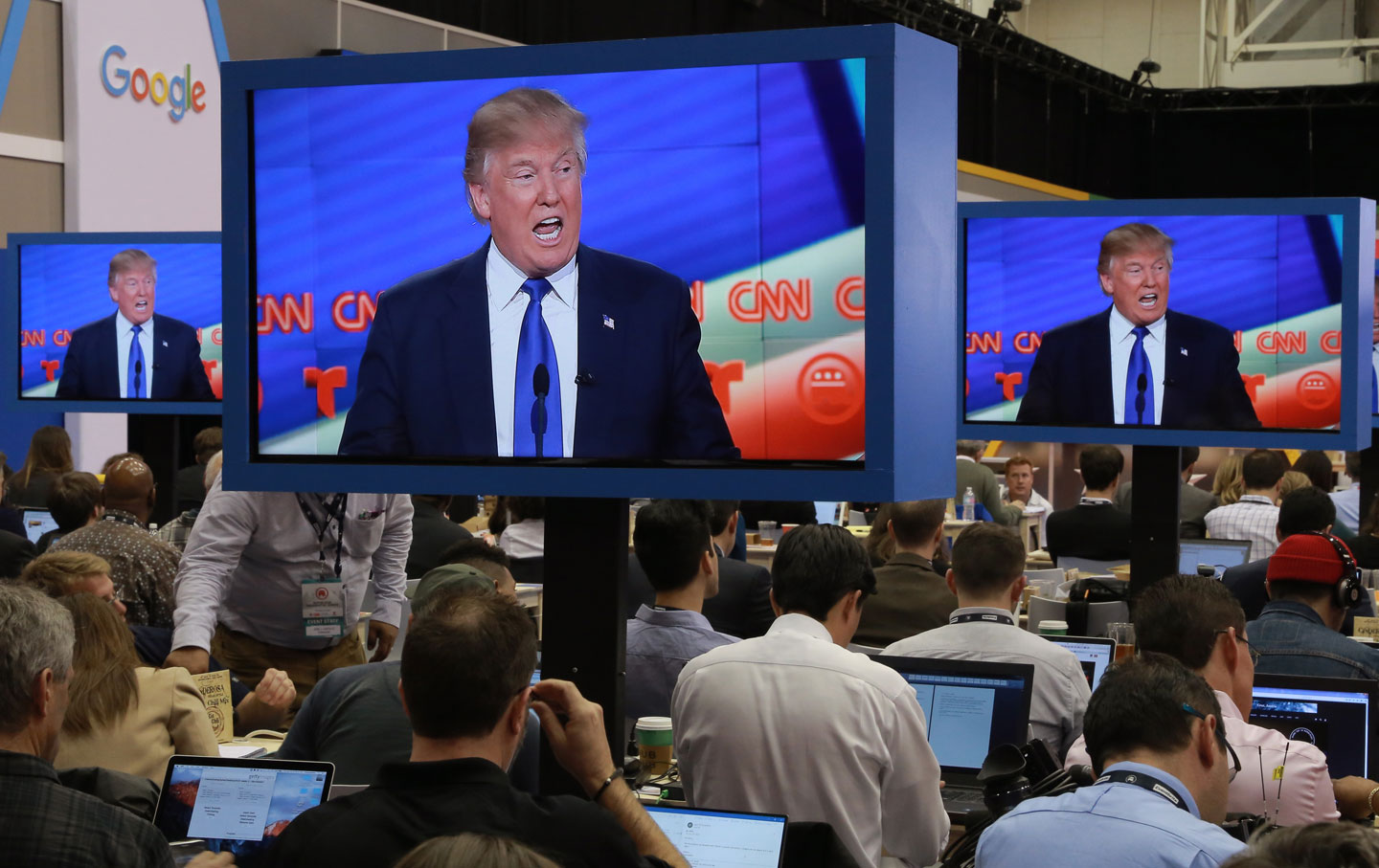 Journalists watch GOP debate