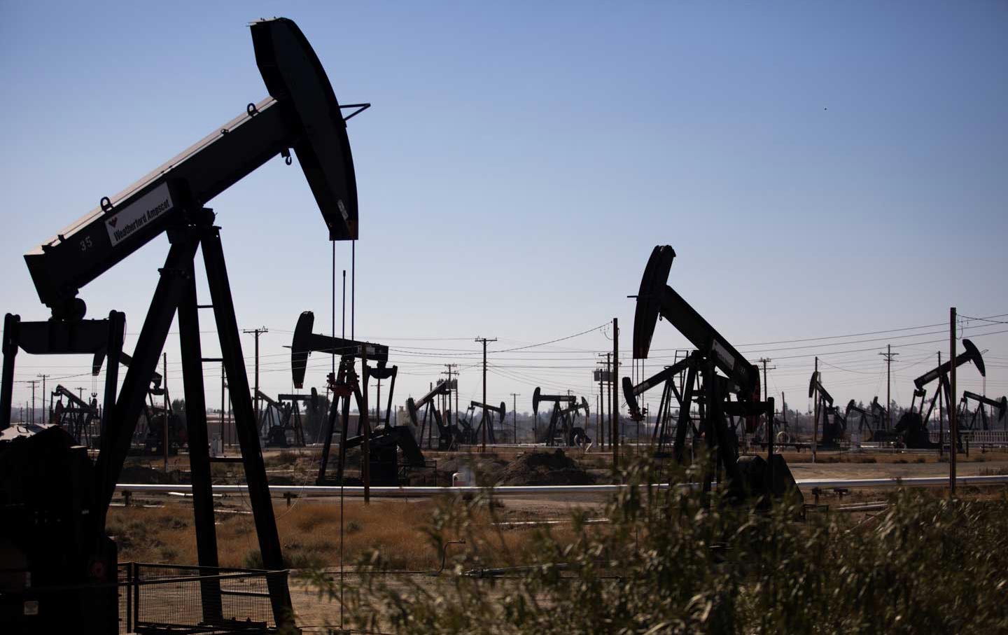 E-mails Suggest a Very Cozy Relationship Between California’s Oil Industry and the State’s Regulators