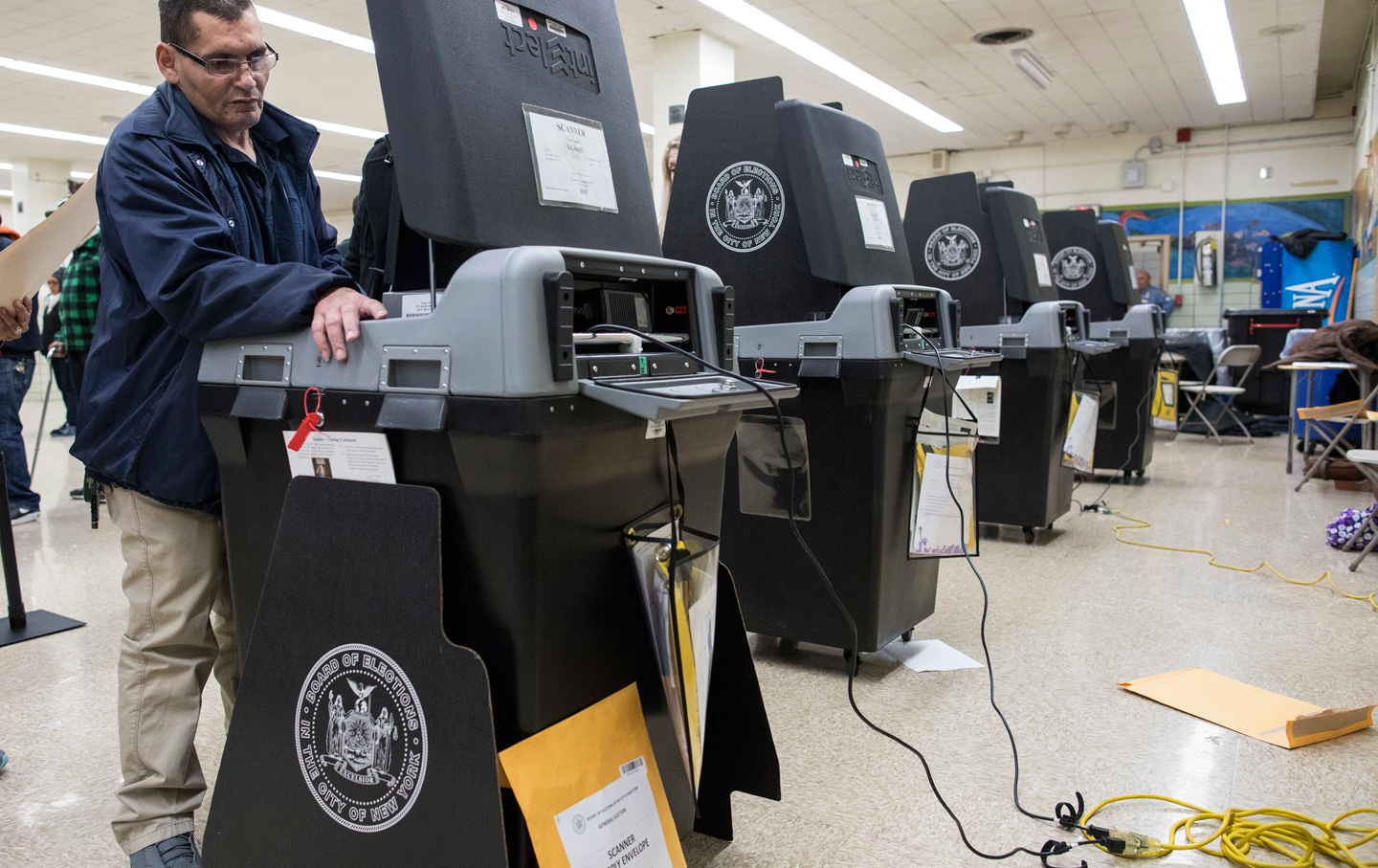 Worried That Voting Machines Could Be Hacked? There’s a Bill to Prevent That.