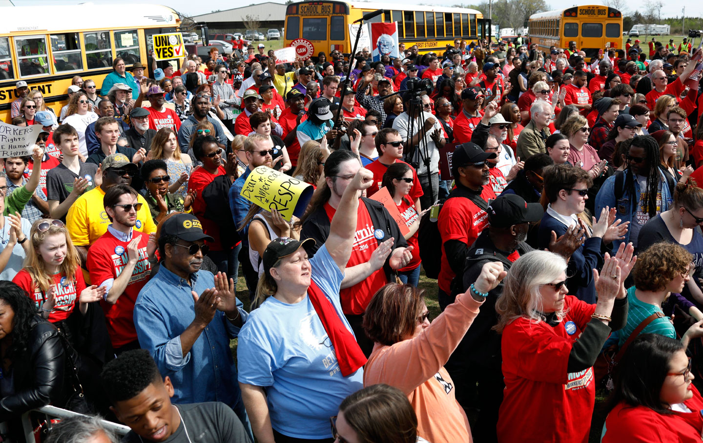 Participants at a pro-union rally