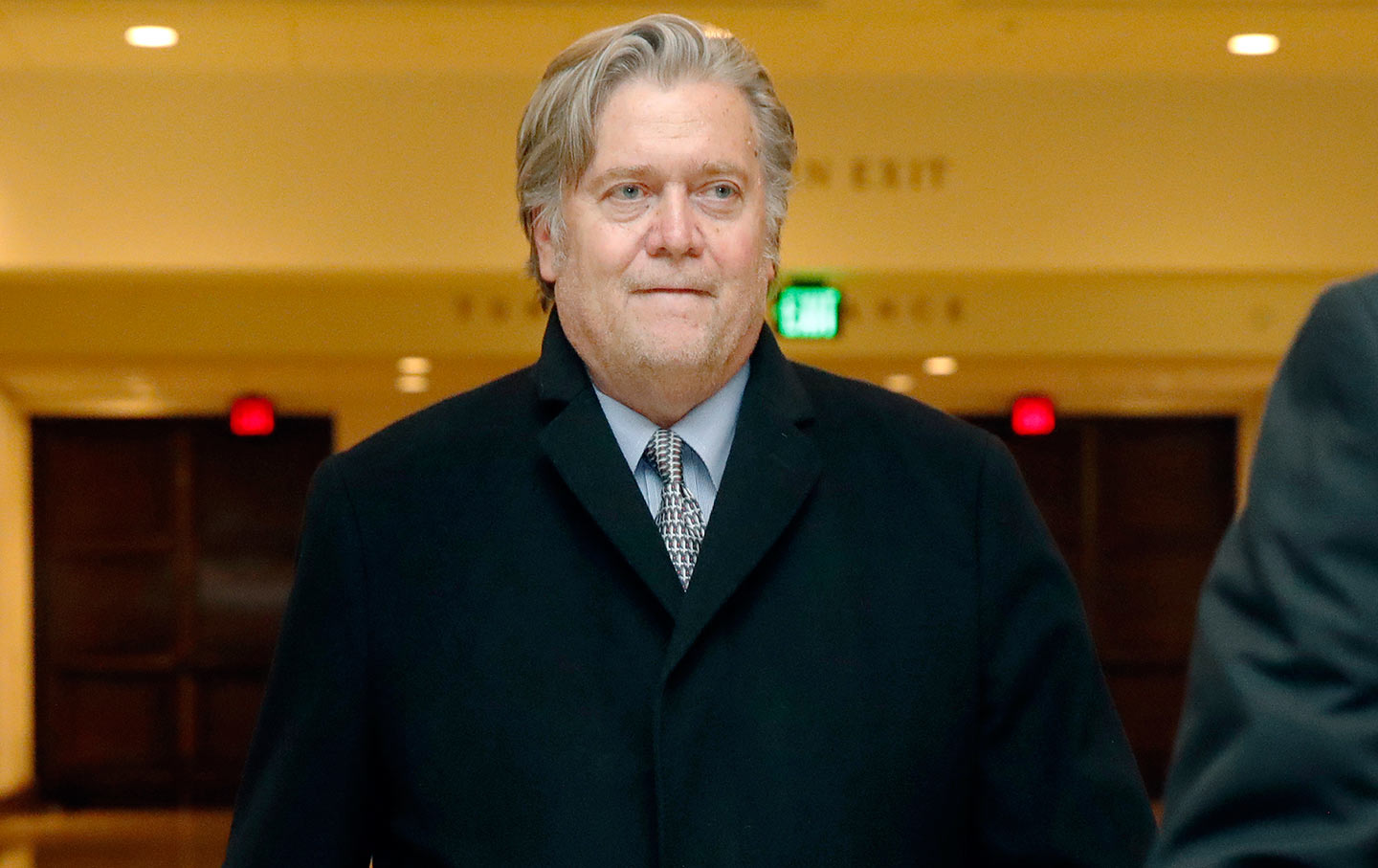 Bannon-Muellerinvestigation-ap-img