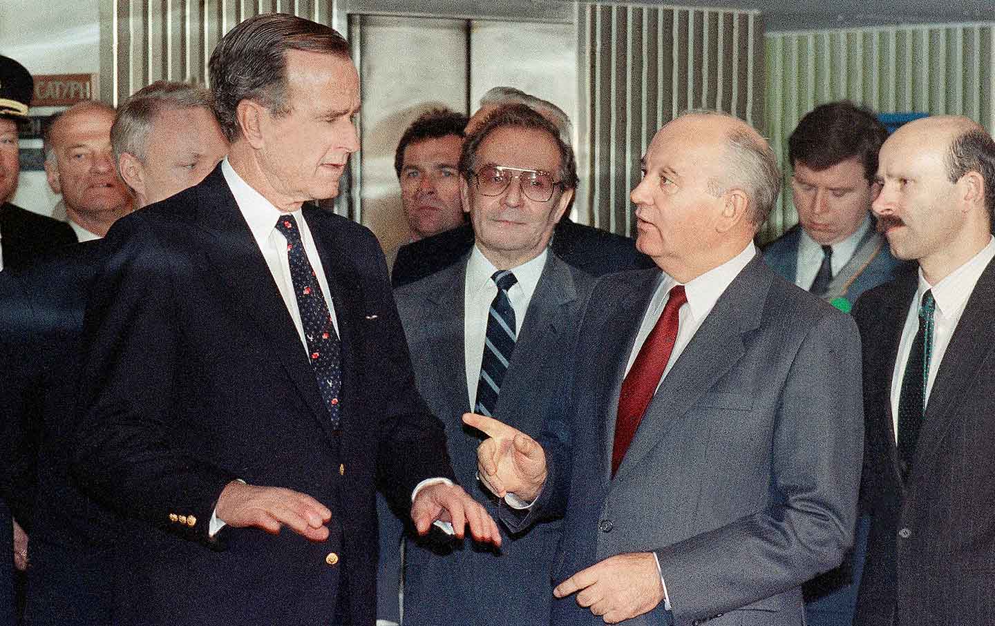 George HW Bush and Gorbachev