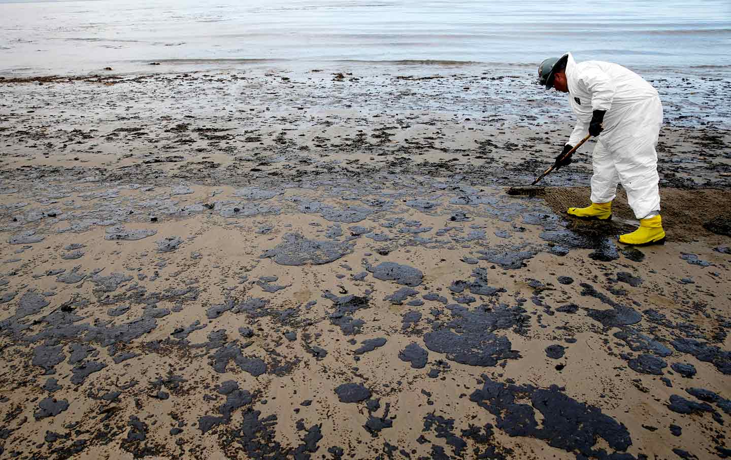 Oil spill in California