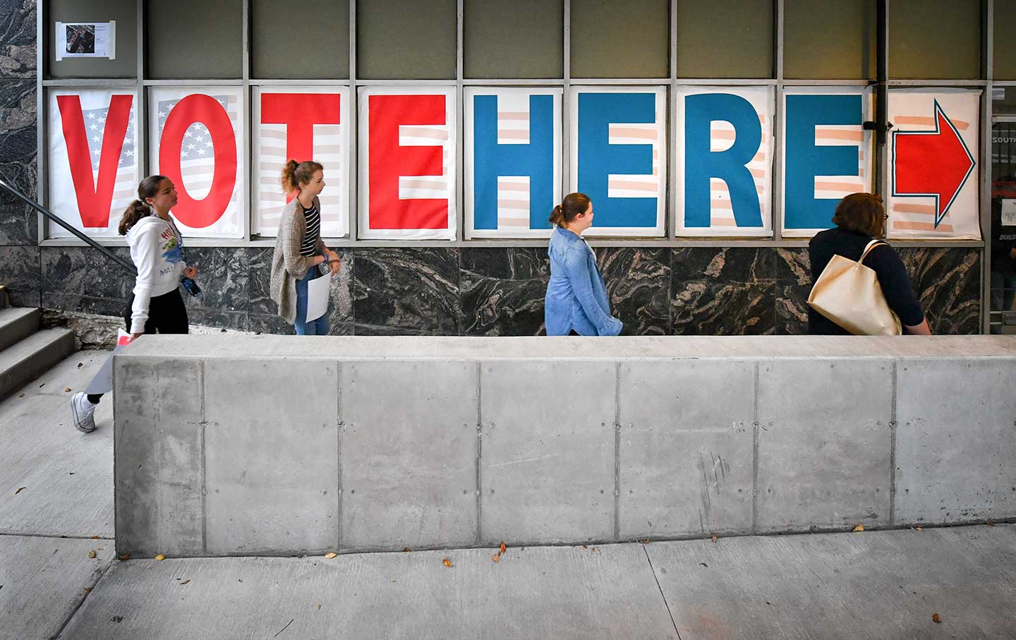 Voters in Minneapolis, Minnesota-ap-img