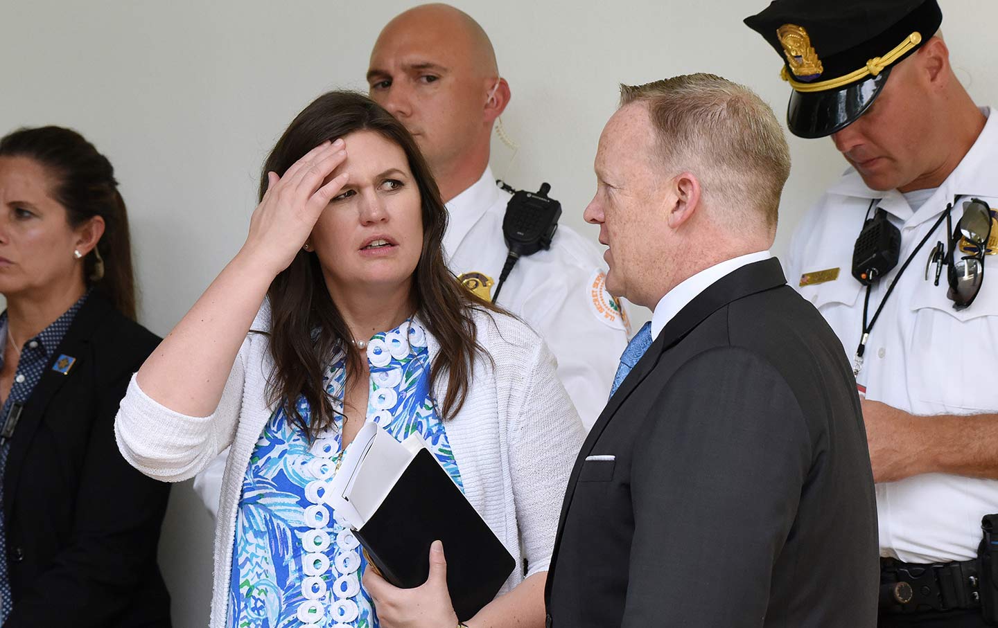 sean spicer sarah huckabee sanders