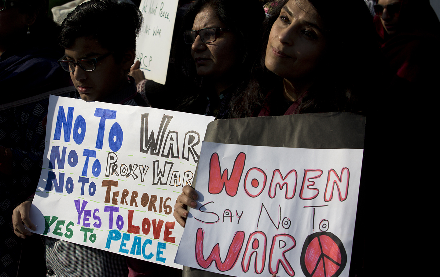 Image result for Pakistan Women sending message to Indian Women saying 'Say No to War'