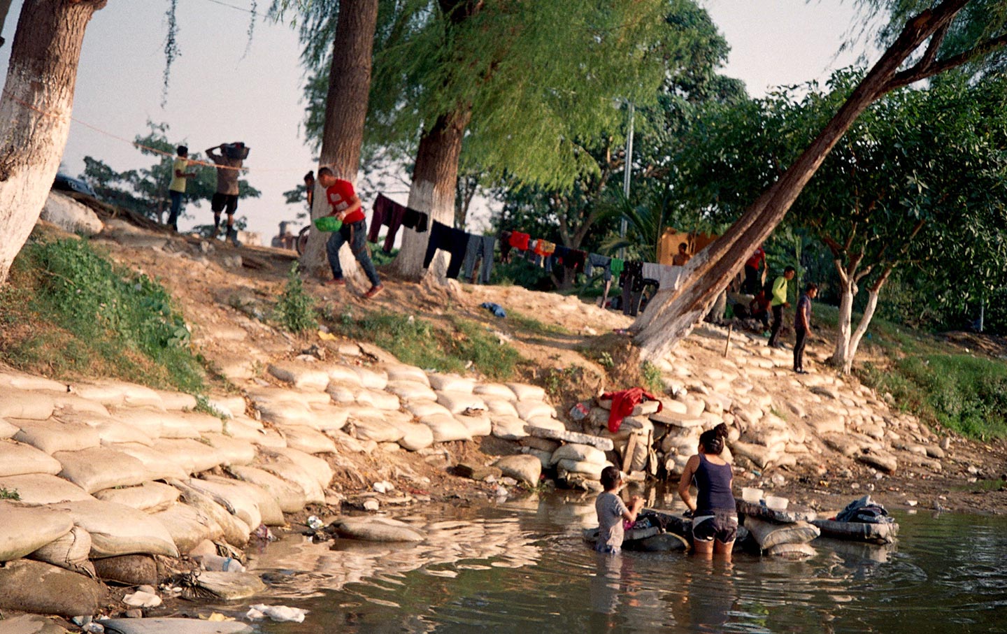 Laundry in the Suchiate River-img