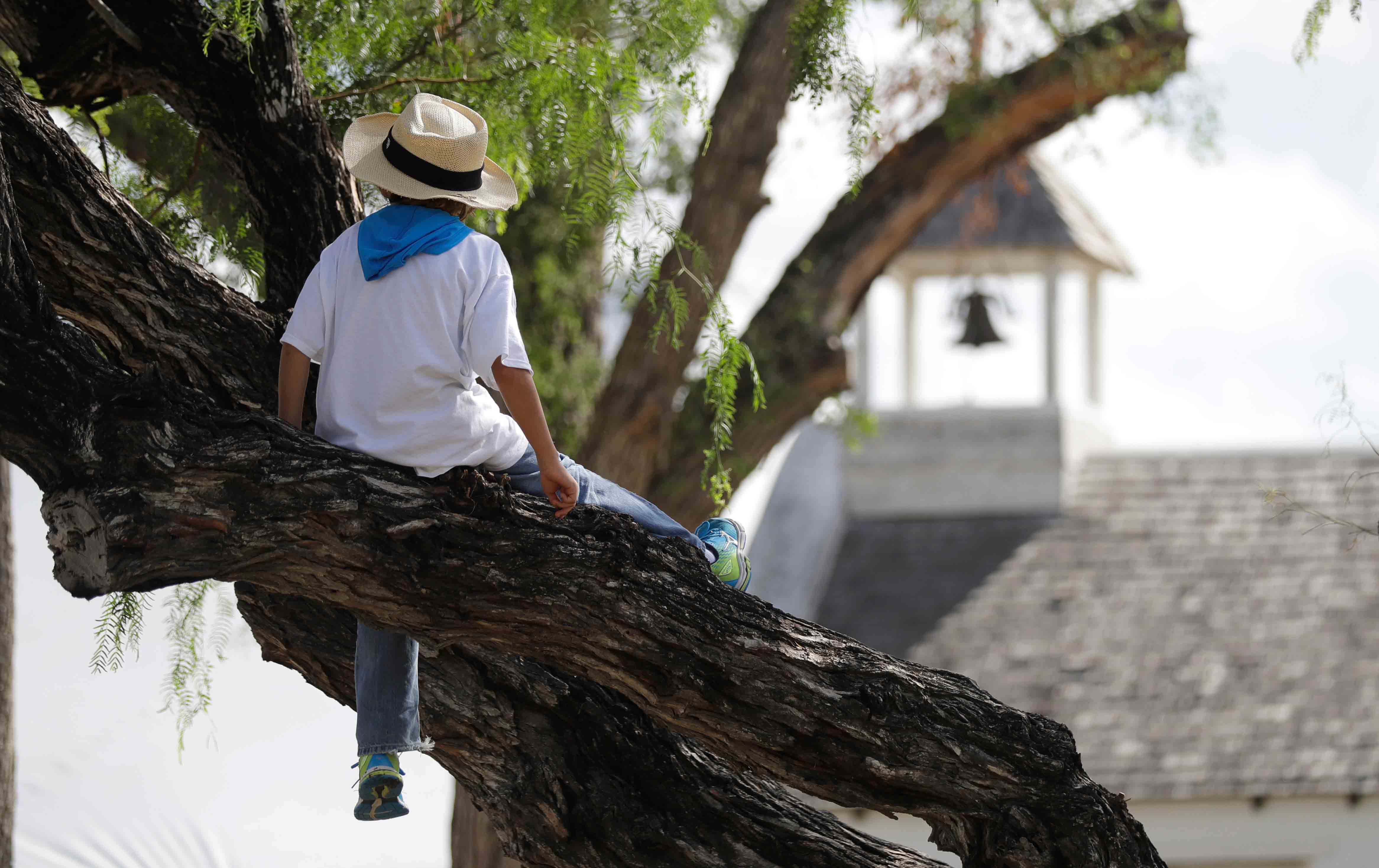 La Lomita Chapel v. border wall