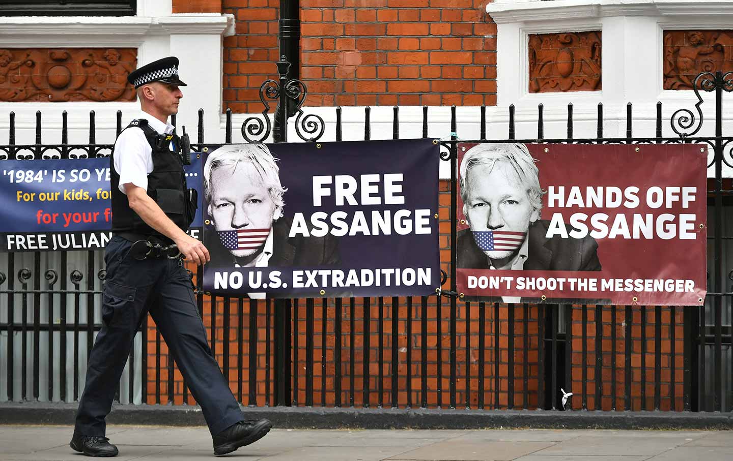 Free Assange