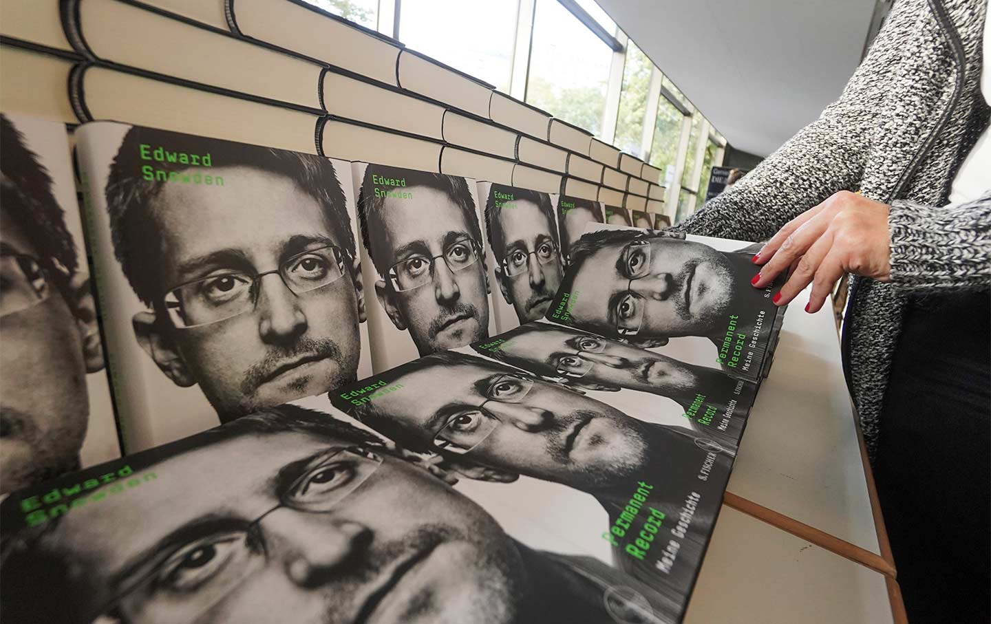 Edward Snowden Is a 2020 Election Issue