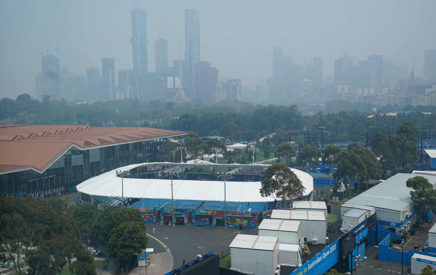 australian-open-2020-smoke-img