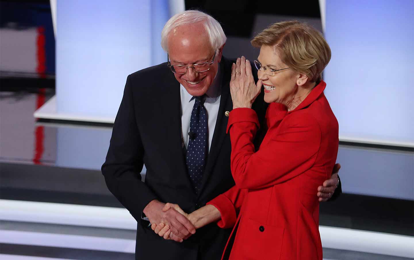 bernie-warren-hug-debate-gt-img