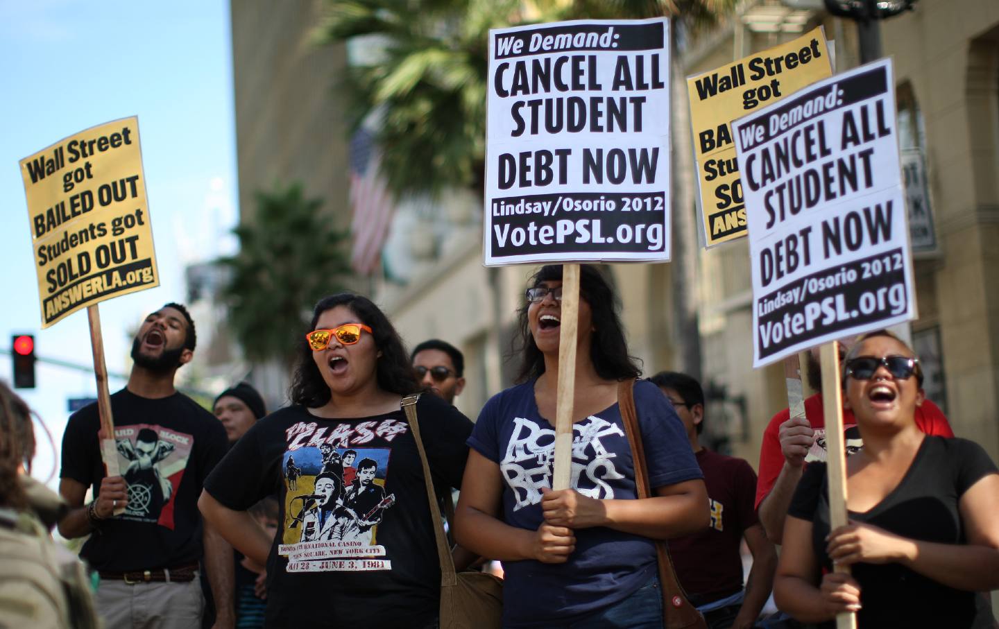 ¿Quiere arreglar la brecha racial de riqueza? Comience cancelando la deuda estudiantil.