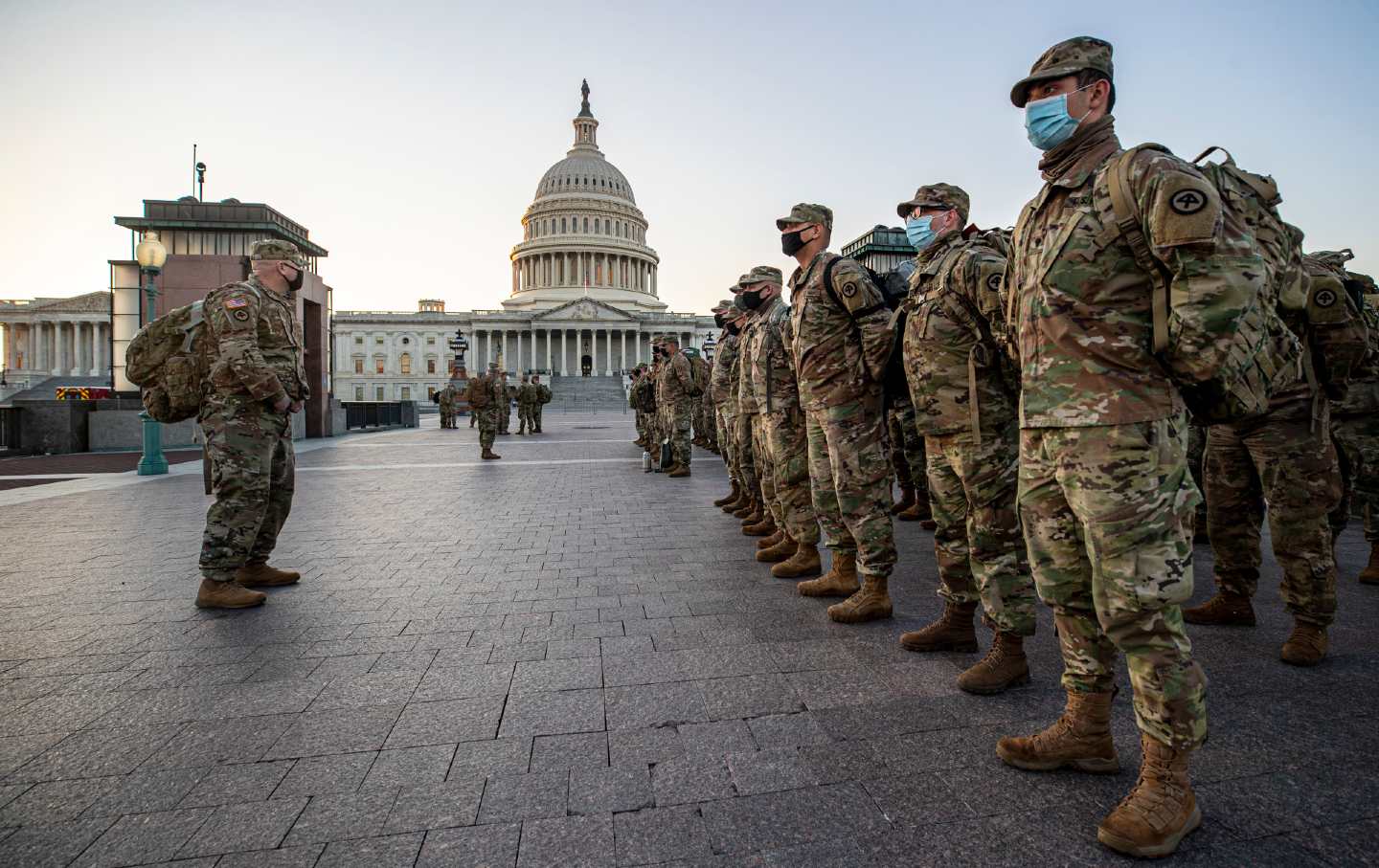 Network of online neighbors rallies to surprise a veteran and to