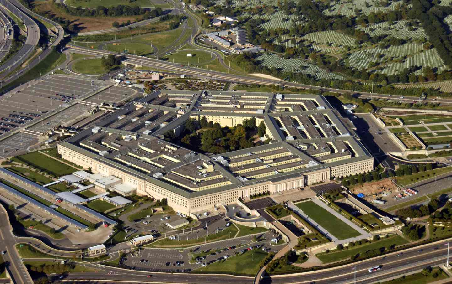 Le Pentagone : Le Centre Secret du Pouvoir Américain ?
