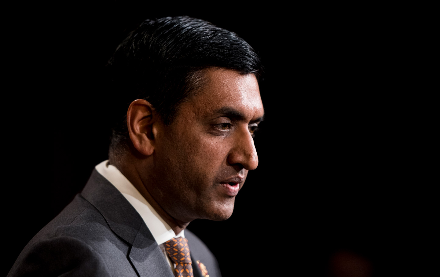 Ro Khanna: It’s Vital That the US Drop Barriers to Vaccine Production and Aid Covid-Ravaged India