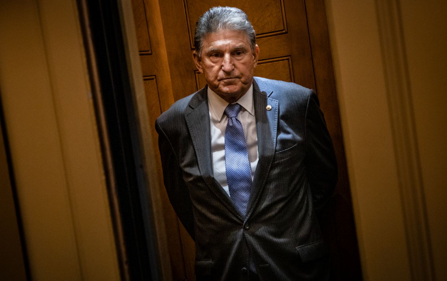 Manchin-in-elevator