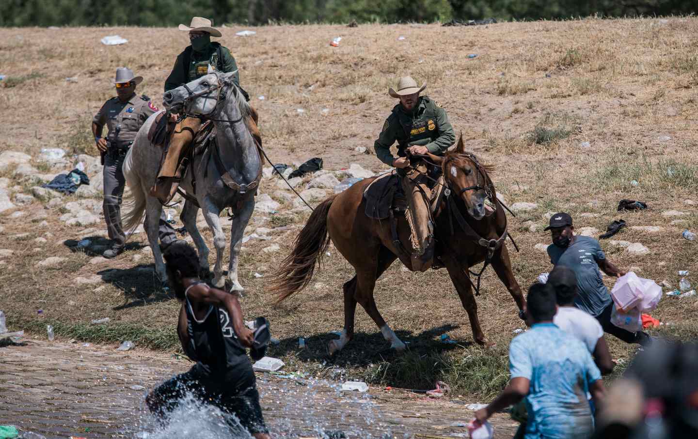 Rio Grande Border Agents