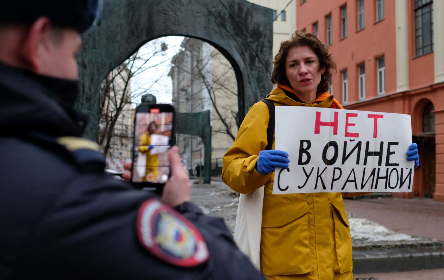 Putin’s Not the “Genius”—Russia’s Anti-War Protesters Are