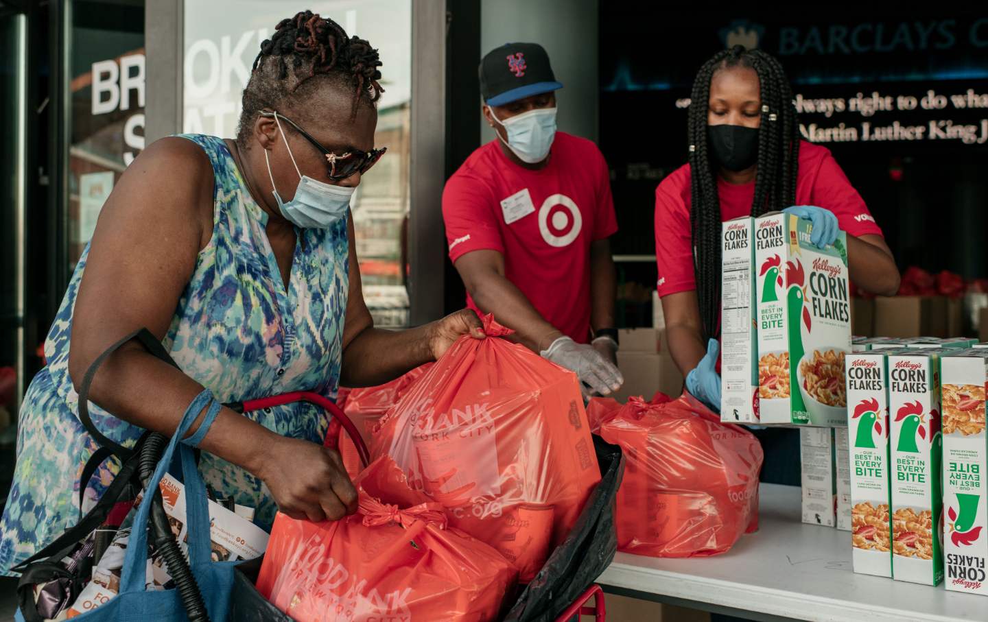 Volunteer Food Bank