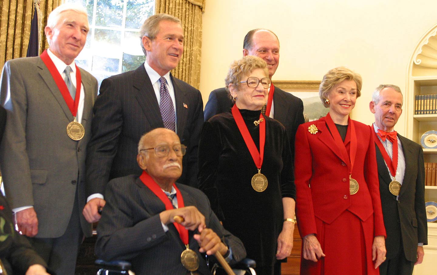 George Bush with Midge Decter et al. in the Oval Office