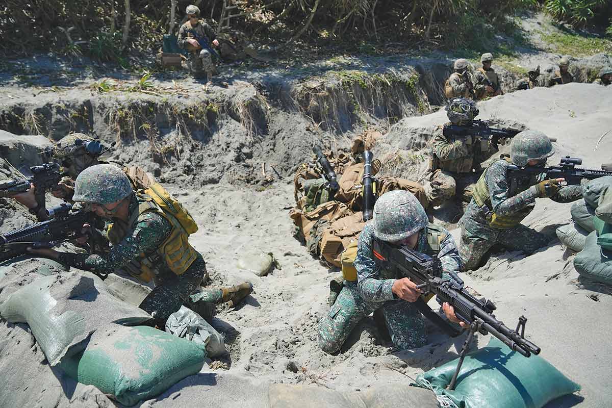 US Marines with their Filipino counterparts