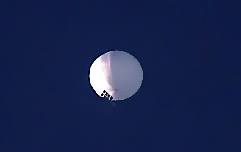 Threat inflation: the Chinese balloon floats over Billings, Mont., on Wednesday, February 1.