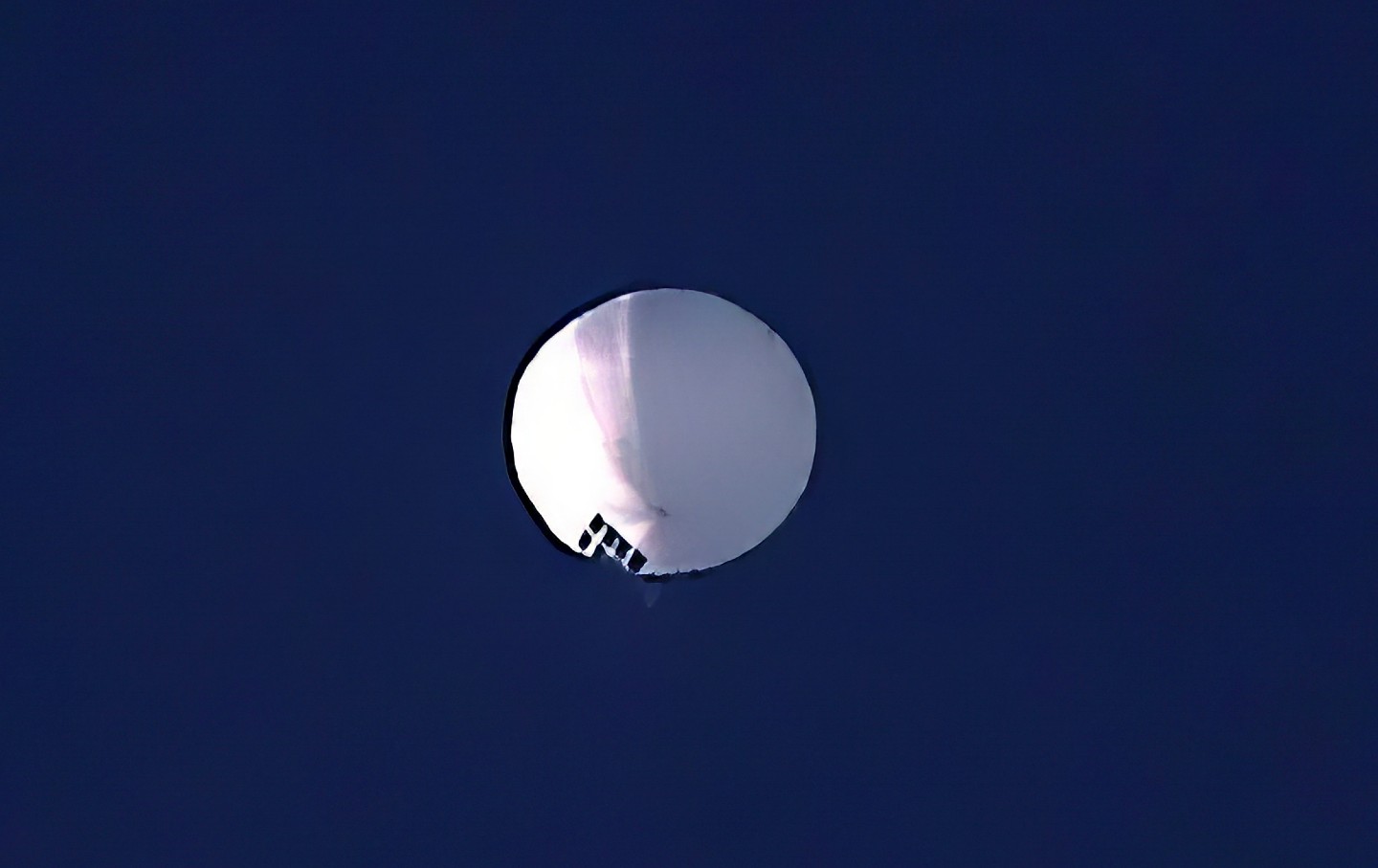 Threat inflation: the Chinese balloon floats over Billings, Mont., on Wednesday, February 1.