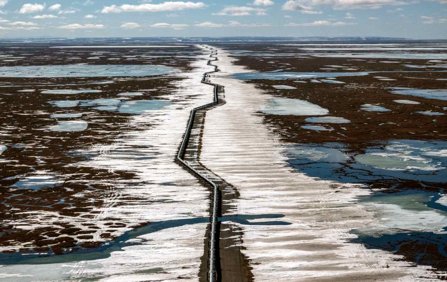 Image of a pipeline crossing tundra