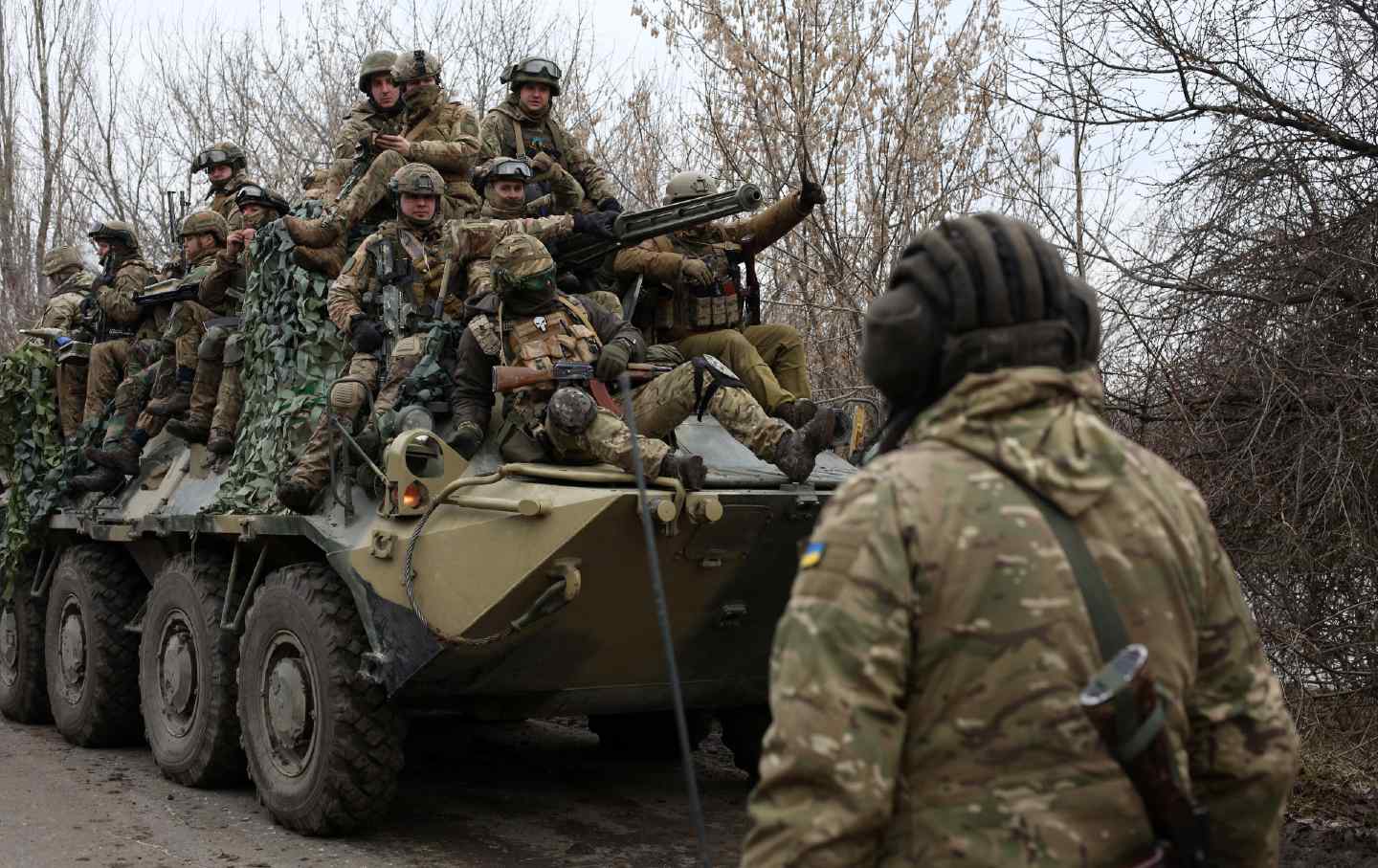 Ukrainian soldiers on tank